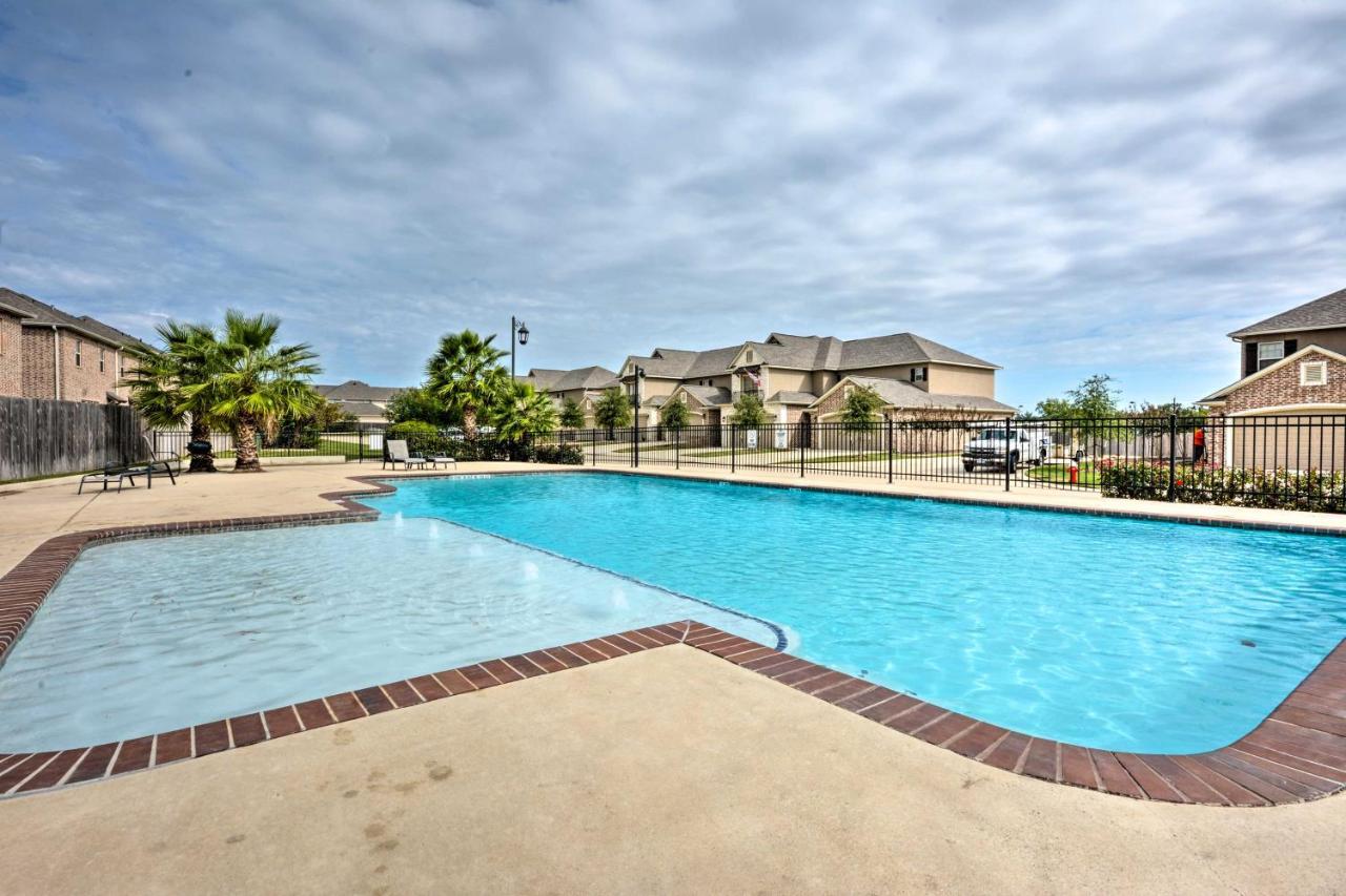 College Station Townhouse With Private Patio Villa Exterior photo