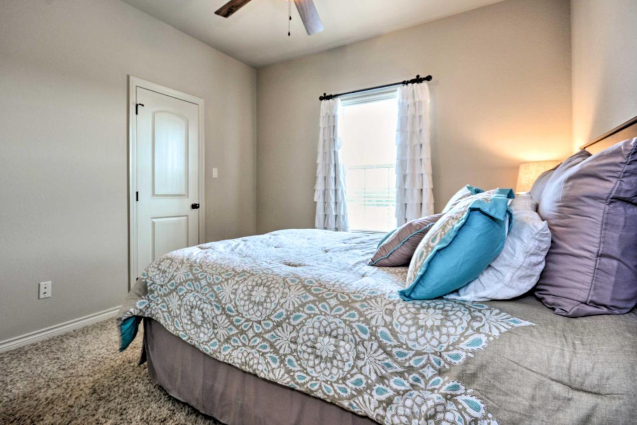 College Station Townhouse With Private Patio Villa Exterior photo