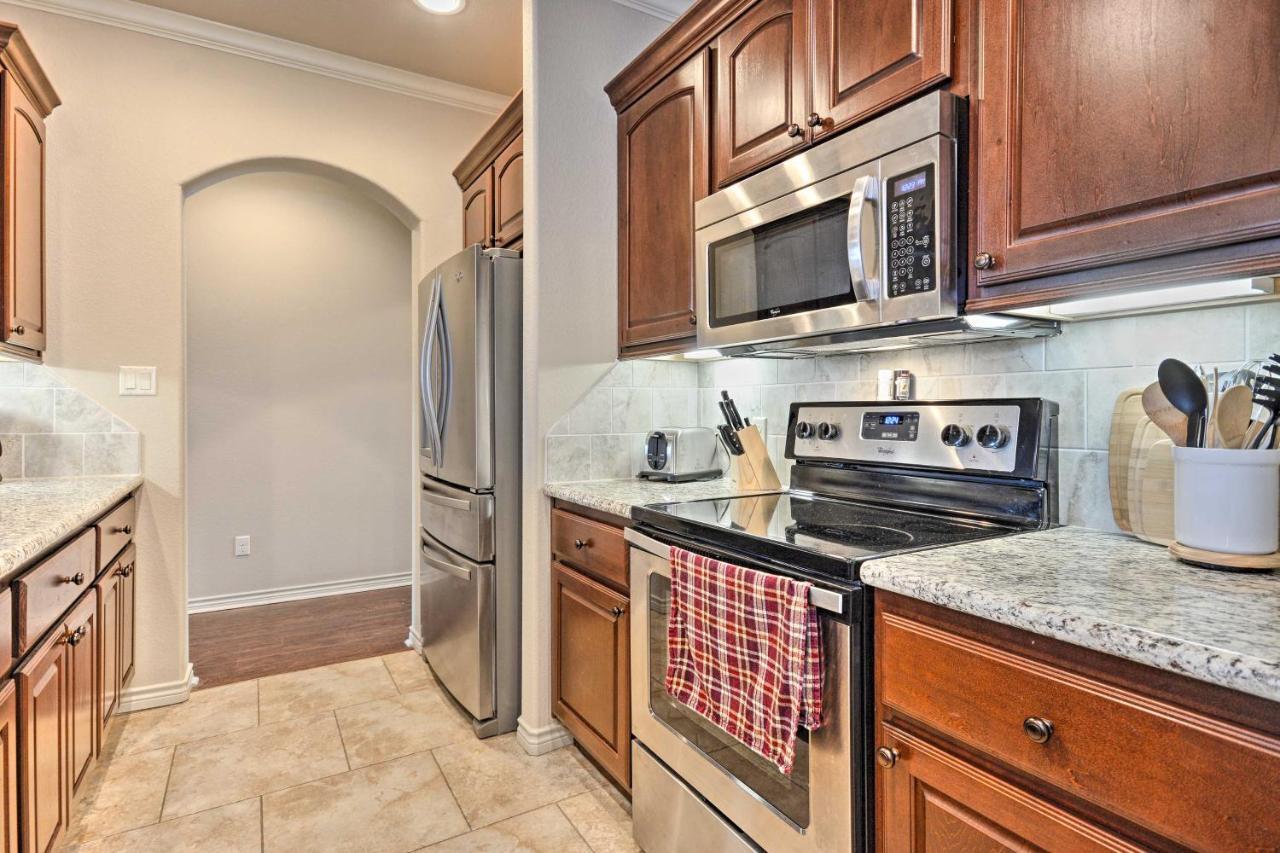 College Station Townhouse With Private Patio Villa Exterior photo
