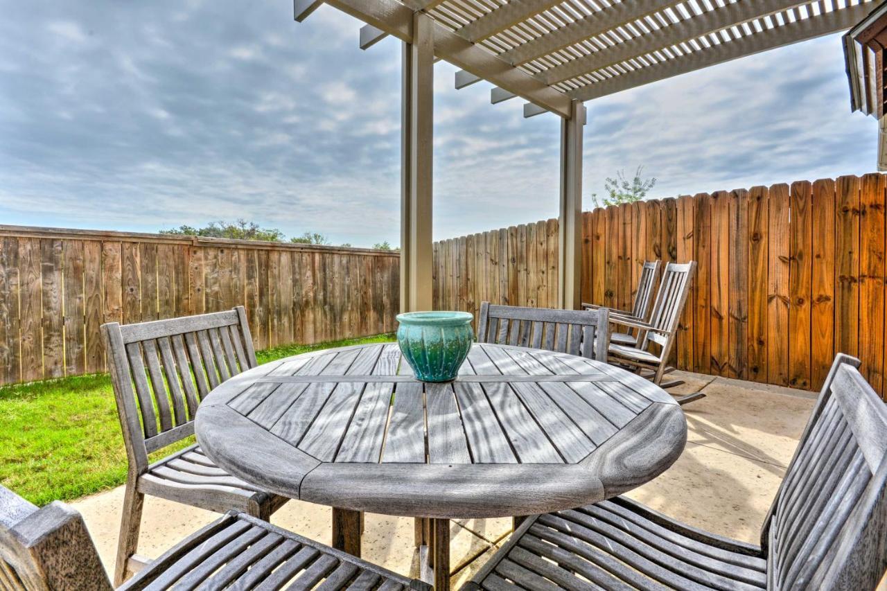 College Station Townhouse With Private Patio Villa Exterior photo