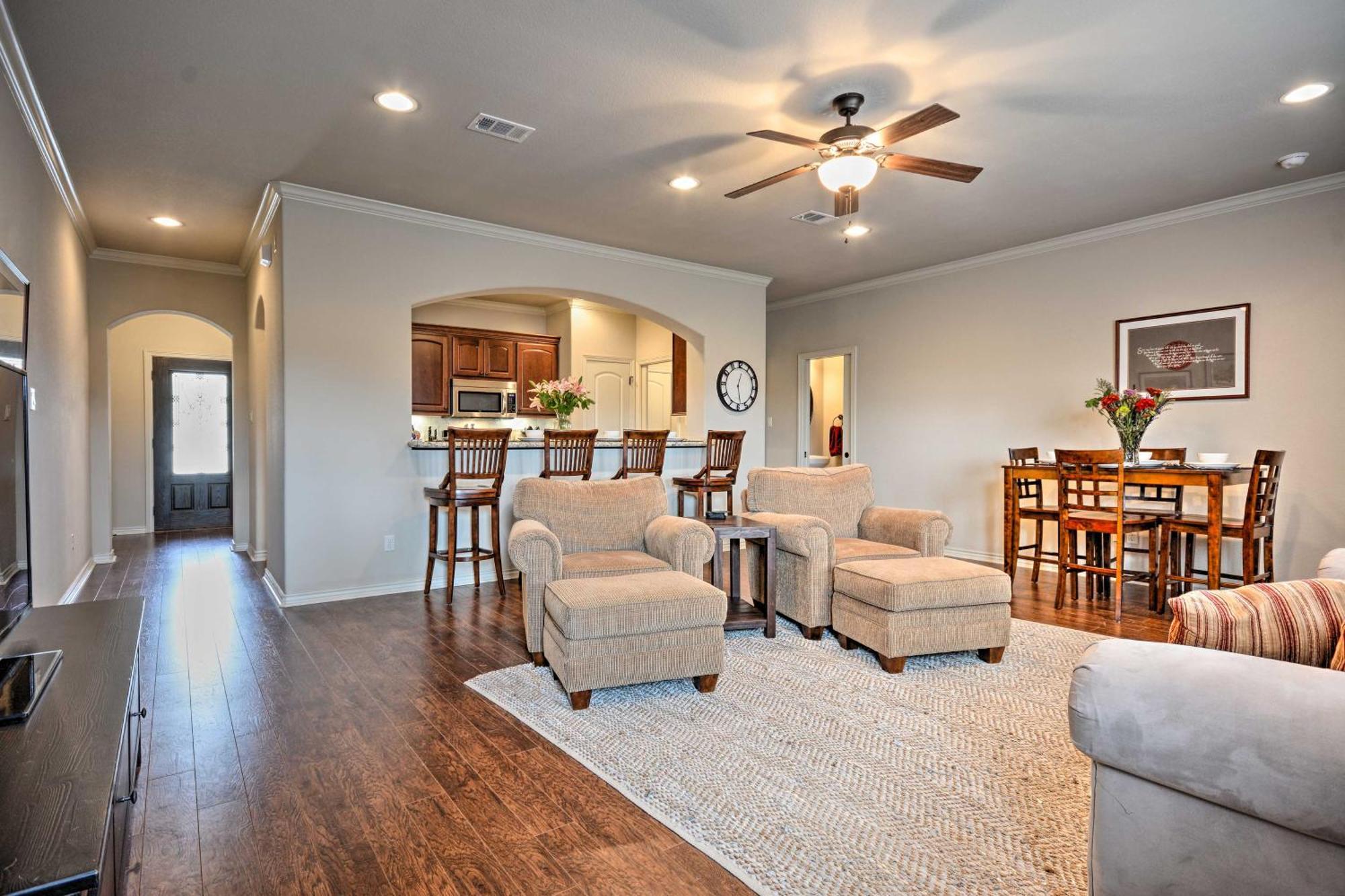 College Station Townhouse With Private Patio Villa Exterior photo