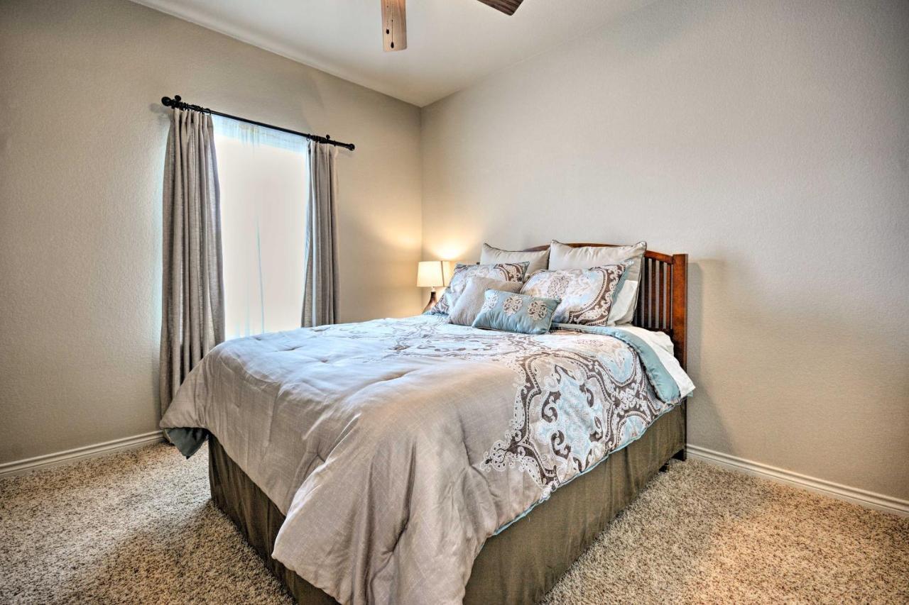 College Station Townhouse With Private Patio Villa Exterior photo