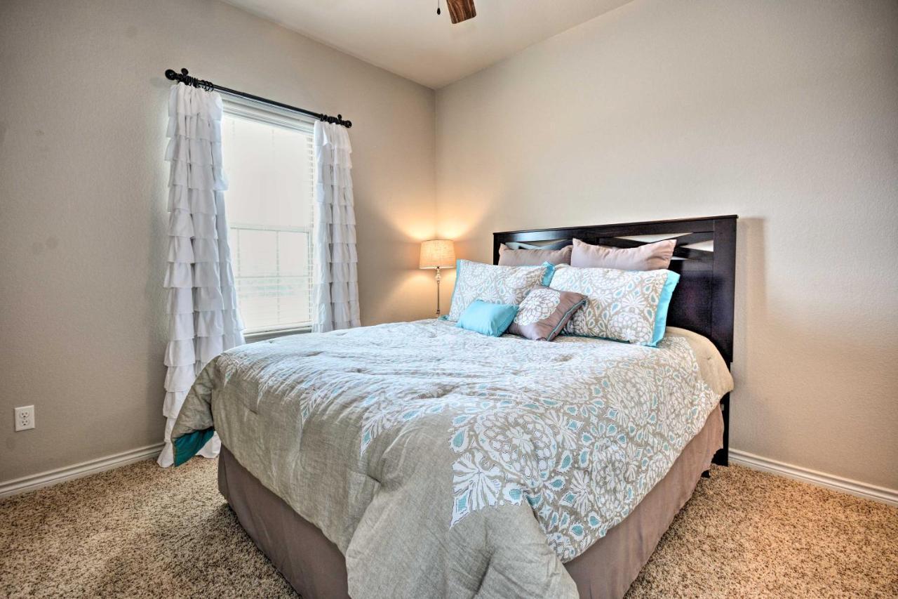 College Station Townhouse With Private Patio Villa Exterior photo